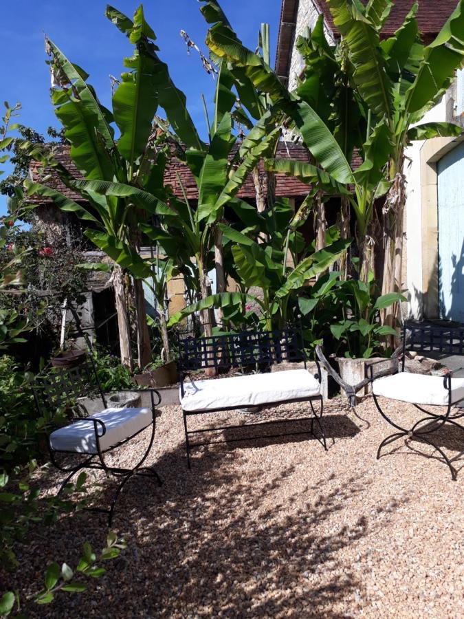 Les Tibles Bed & Breakfast Nanthiat Exterior photo